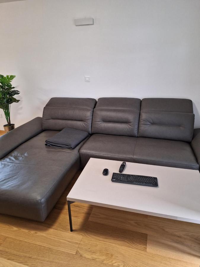 Guesthouse Flower Ljubljana Eksteriør bilde