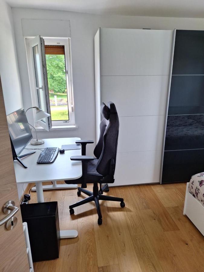 Guesthouse Flower Ljubljana Eksteriør bilde