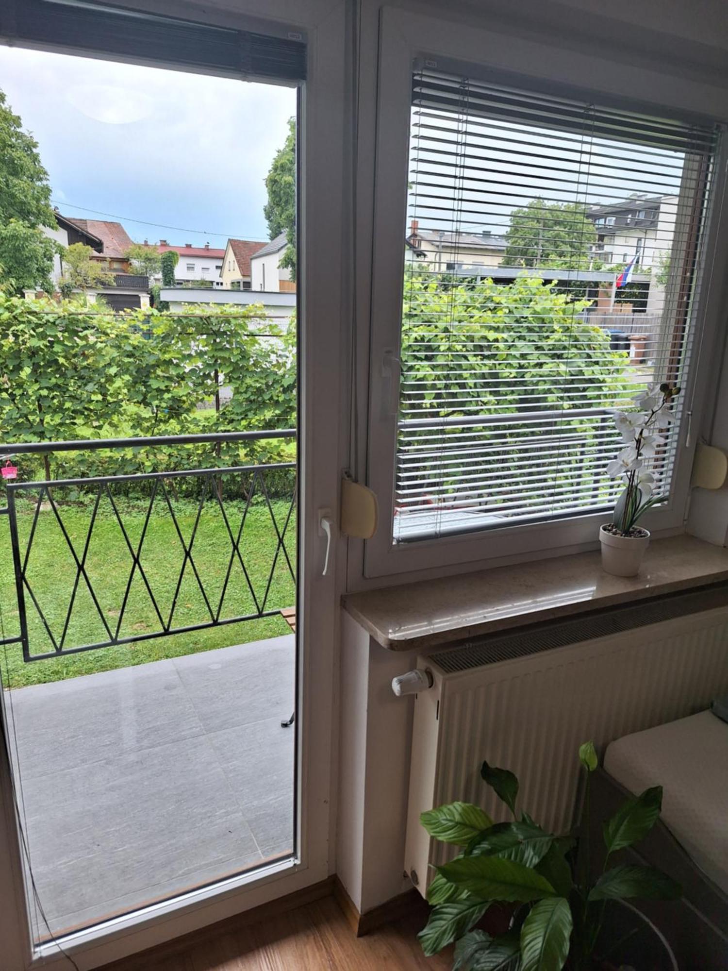 Guesthouse Flower Ljubljana Eksteriør bilde